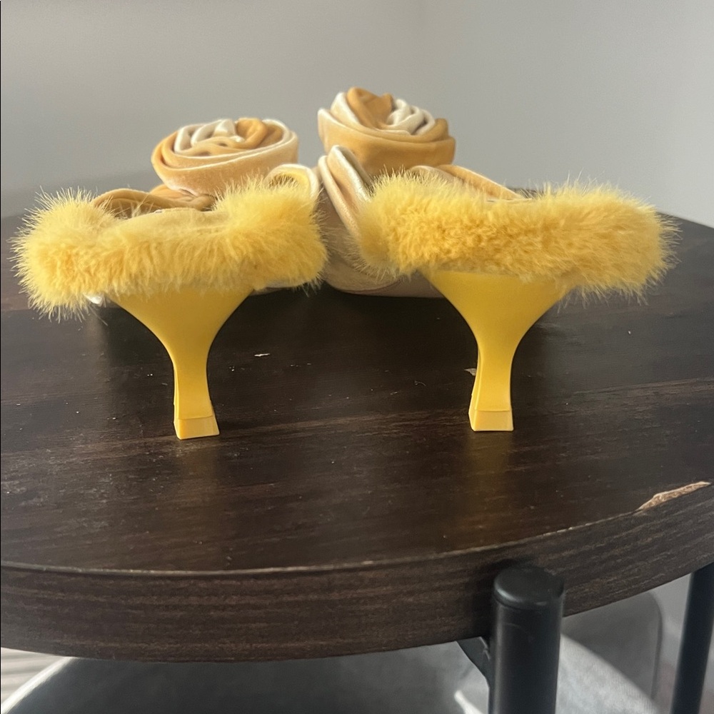 Gianni Bini Yellow Velvet Mules with Rosette - Picture 3 of 9